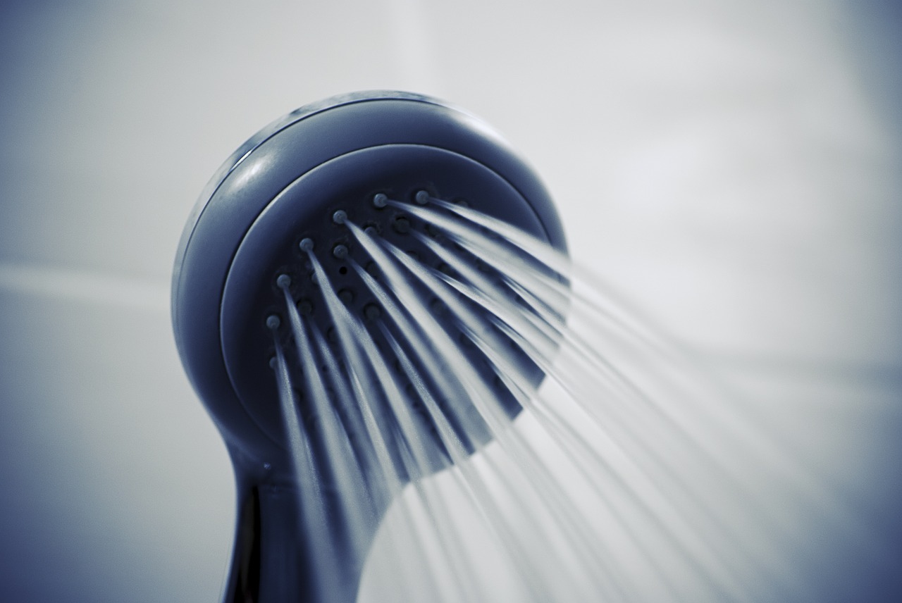 Jak zamontować nową głowicę prysznicową
